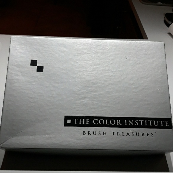Color Institute Brushes - Picture 3 of 3